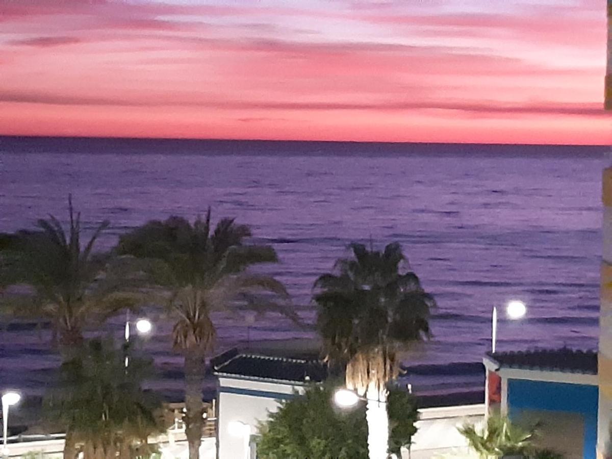 Apartament Torrox, Superbe Et Sur La Plage! *